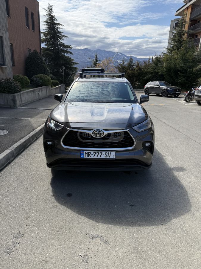 Toyota Highlander - фото 1