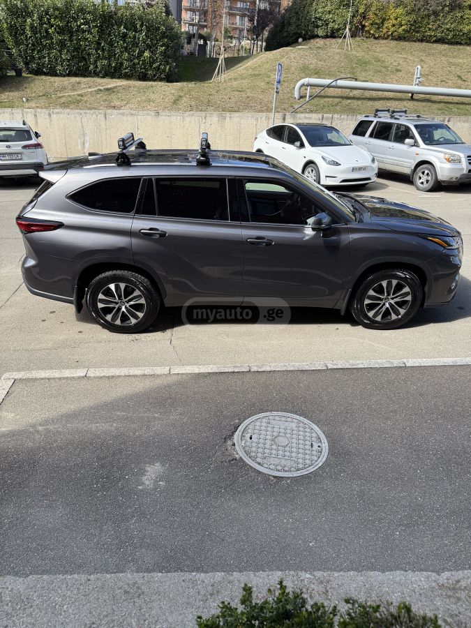 Toyota Highlander - фото 3