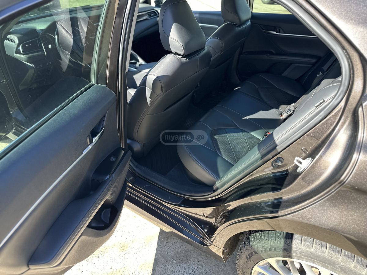 Toyota Camry - фото 10