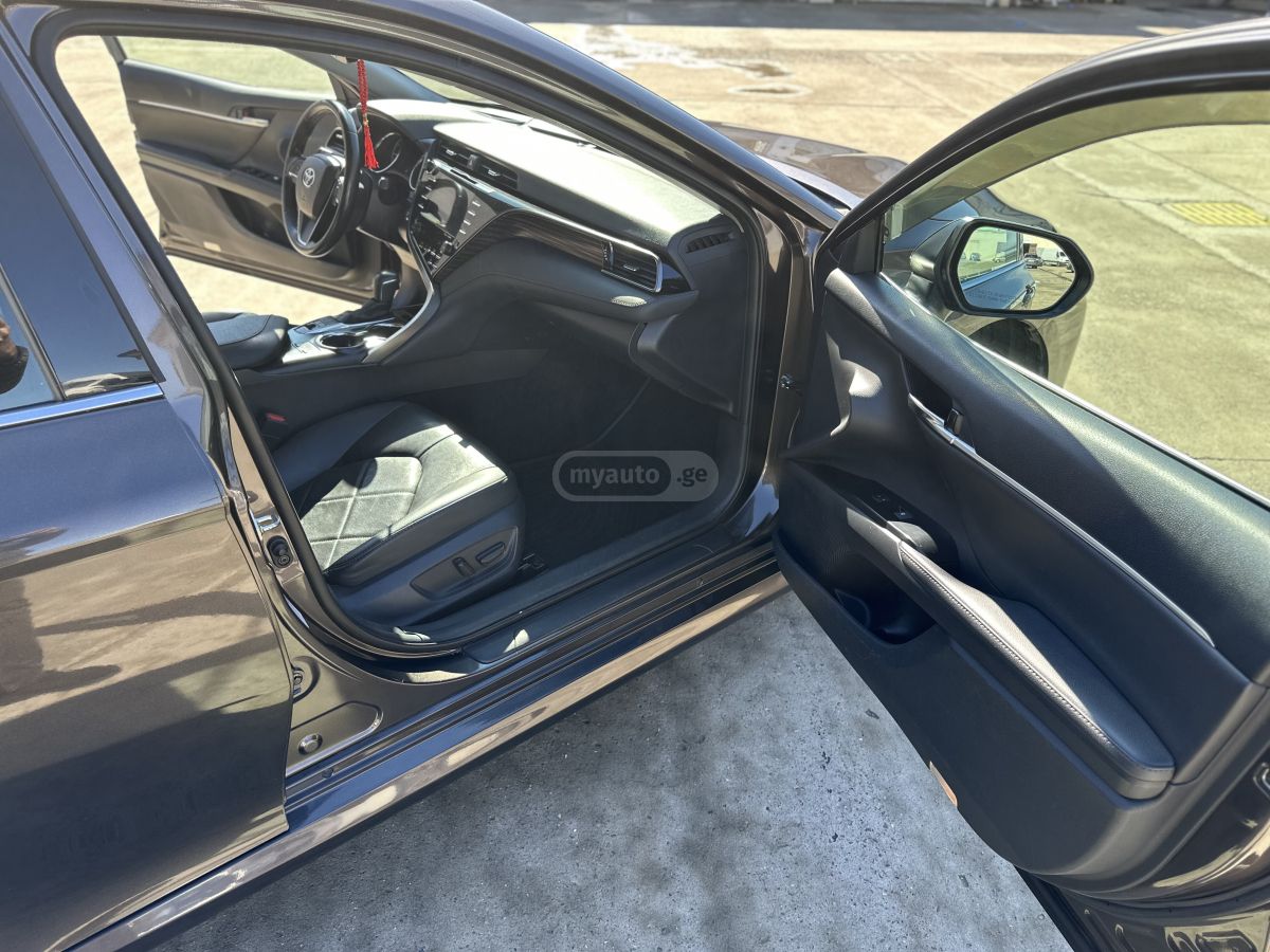 Toyota Camry - фото 11