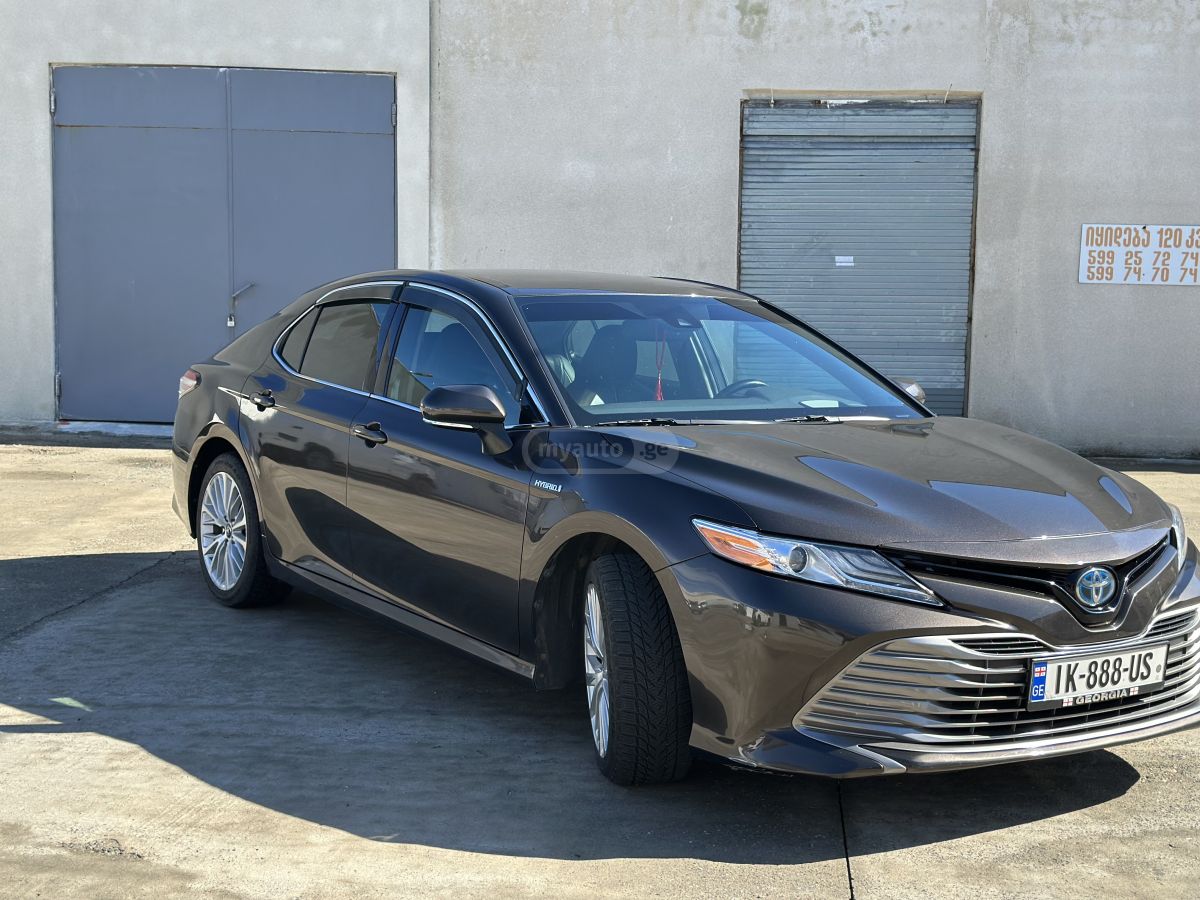 Toyota Camry - фото 3