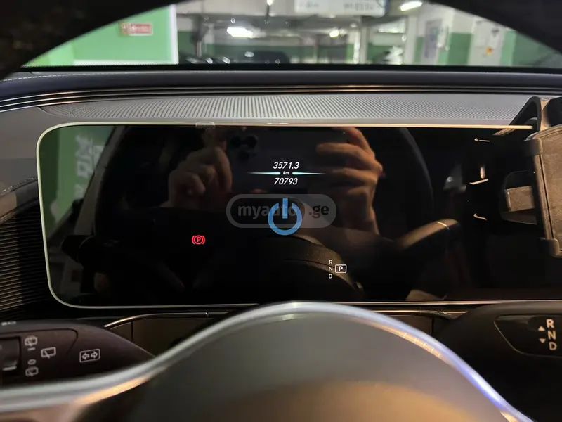 Mercedes-Benz EQC 2020 — миниатюра 10