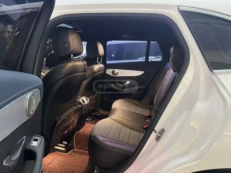 Mercedes-Benz EQC 2020 — миниатюра 12