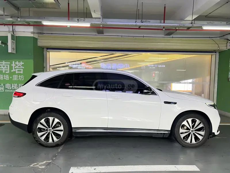 Mercedes-Benz EQC 2020 — миниатюра 8