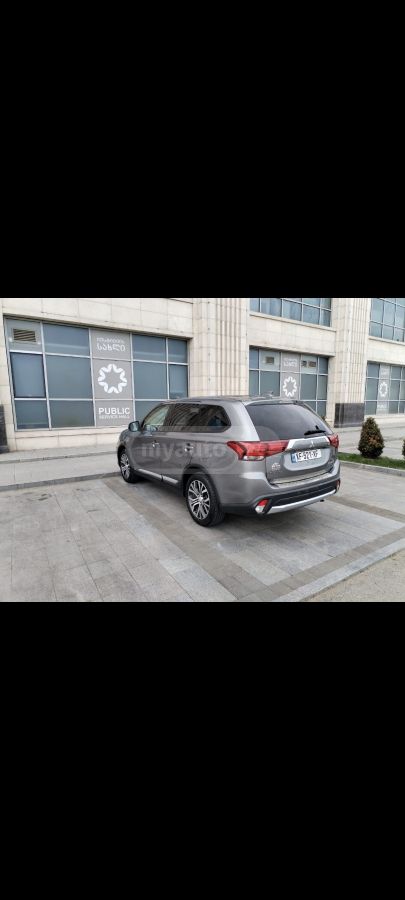 Mitsubishi Outlander - фото 1