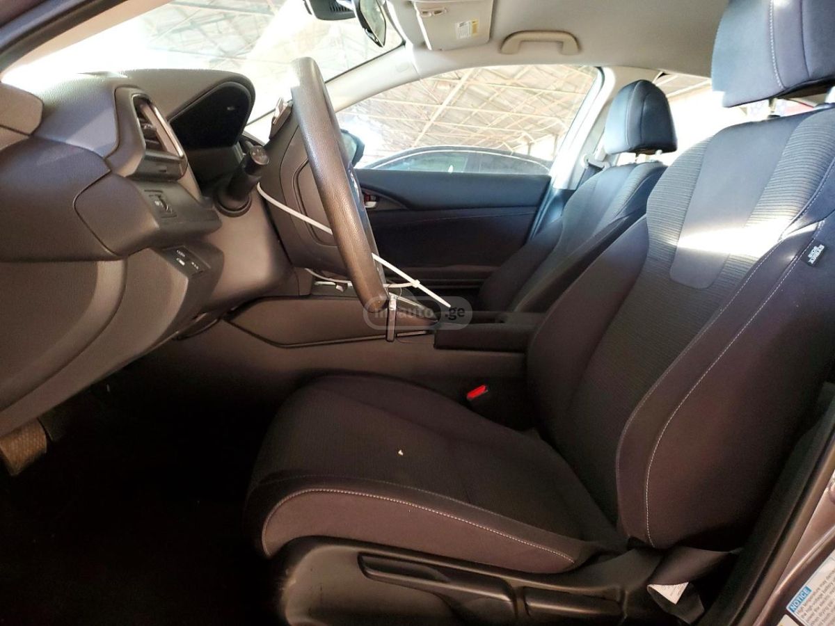 Honda Insight - фото 7