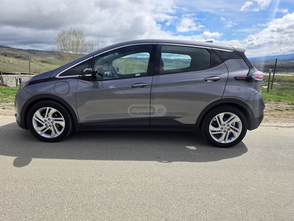 Chevrolet Bolt EV - фото 1