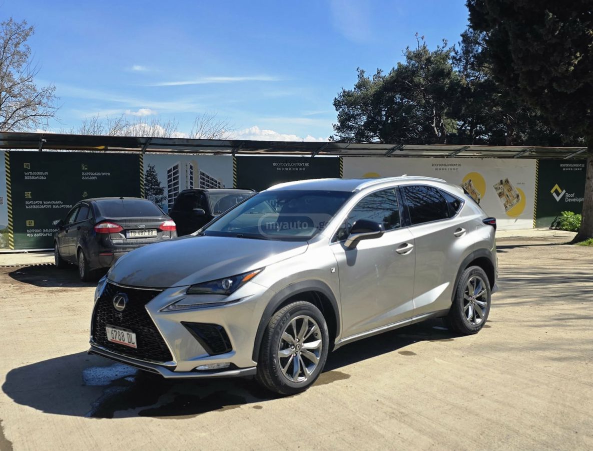 Lexus F SPORT 4dr Front-Wheel Drive — миниатюра 2