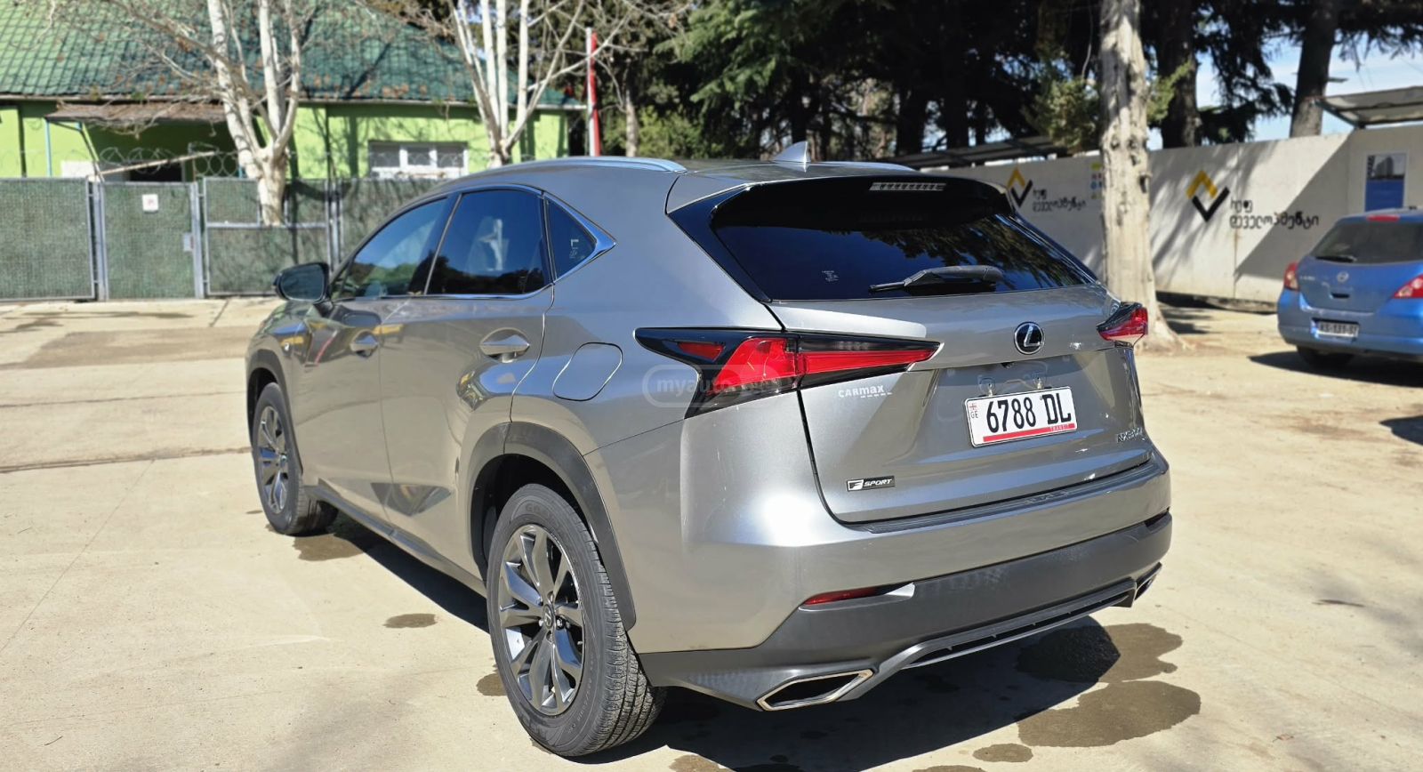 Lexus F SPORT 4dr Front-Wheel Drive — миниатюра 8