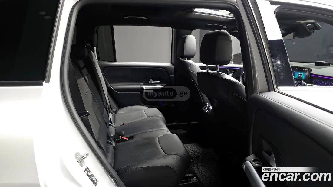 Mercedes-Benz GLB 35 AMG 2024 — миниатюра 12