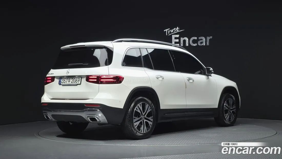 Mercedes-Benz GLB 35 AMG 2024 — миниатюра 2