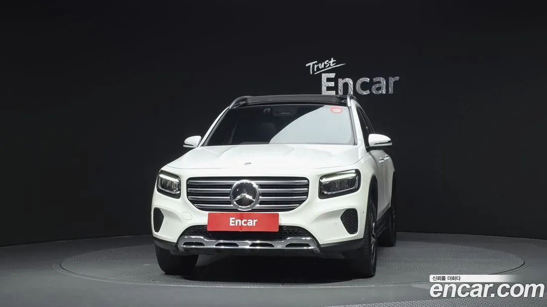 Mercedes-Benz GLB 35 AMG 2024 — миниатюра 3