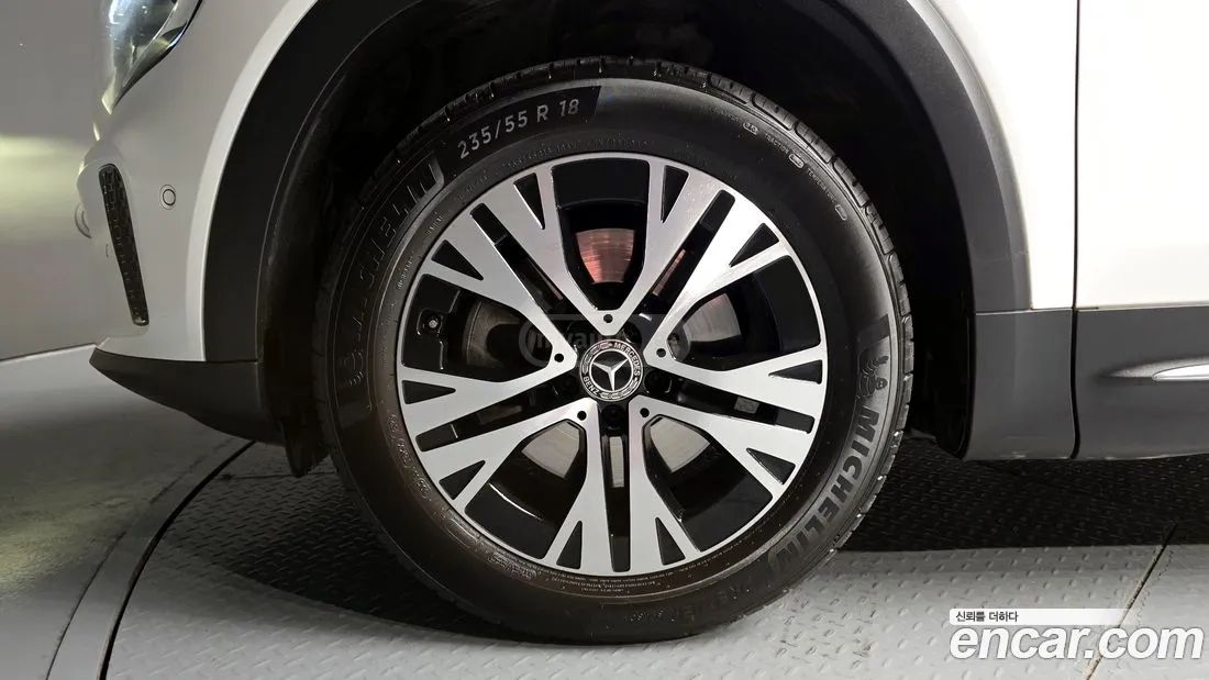 Mercedes-Benz GLB 35 AMG 2024 — миниатюра 5