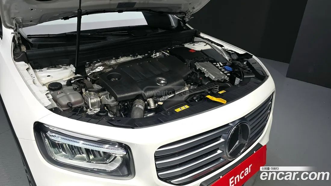 Mercedes-Benz GLB 35 AMG 2024 — миниатюра 6