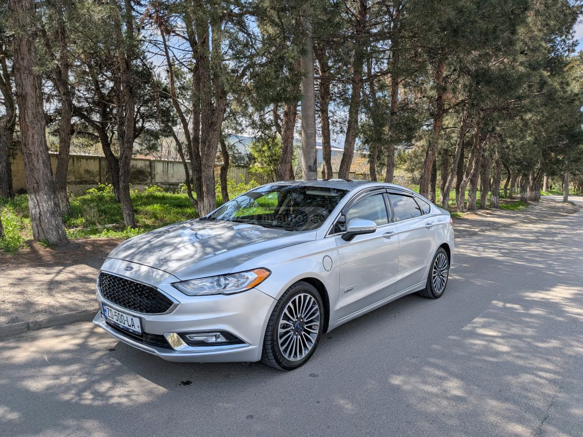 Ford Fusion - фото 1