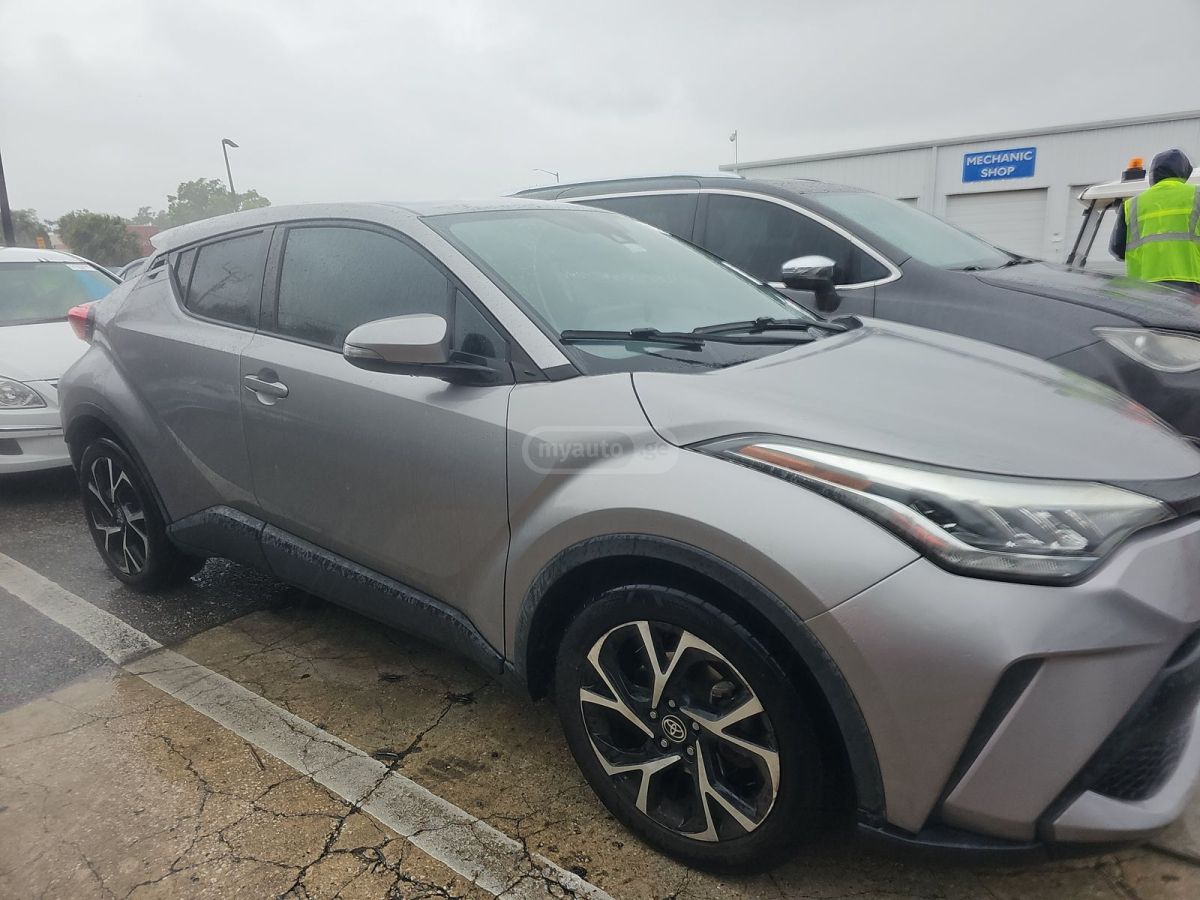 Toyota CHR - фото 1