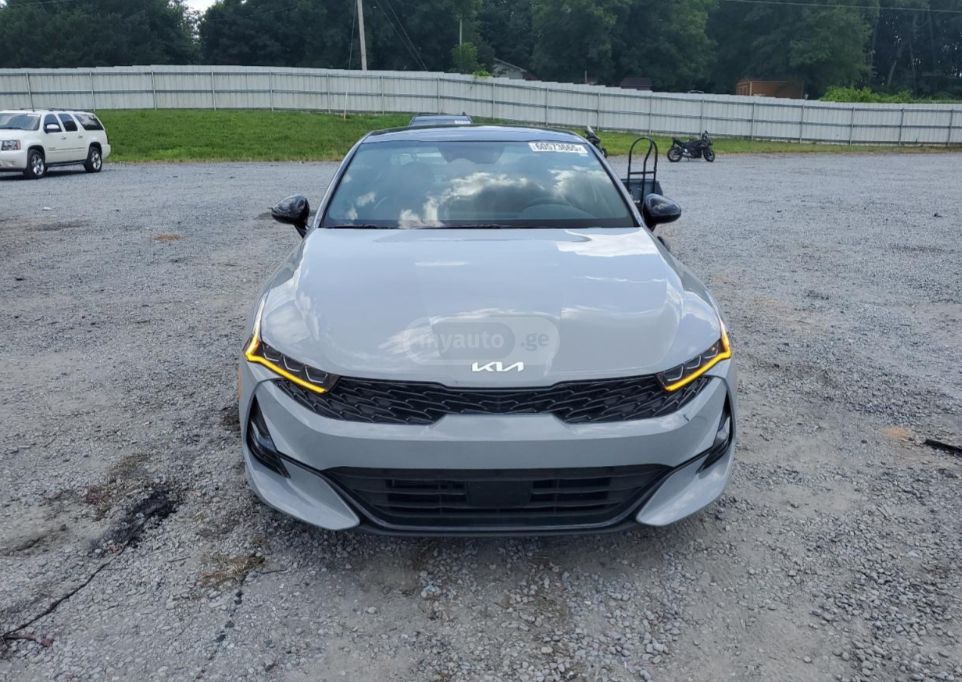 Kia K5 - фото 1