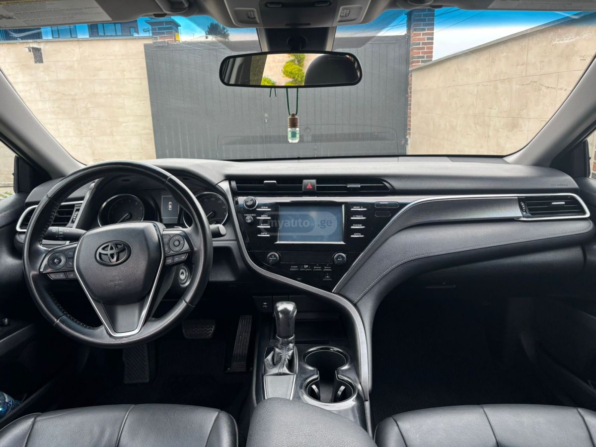 Toyota Camry - фото 8