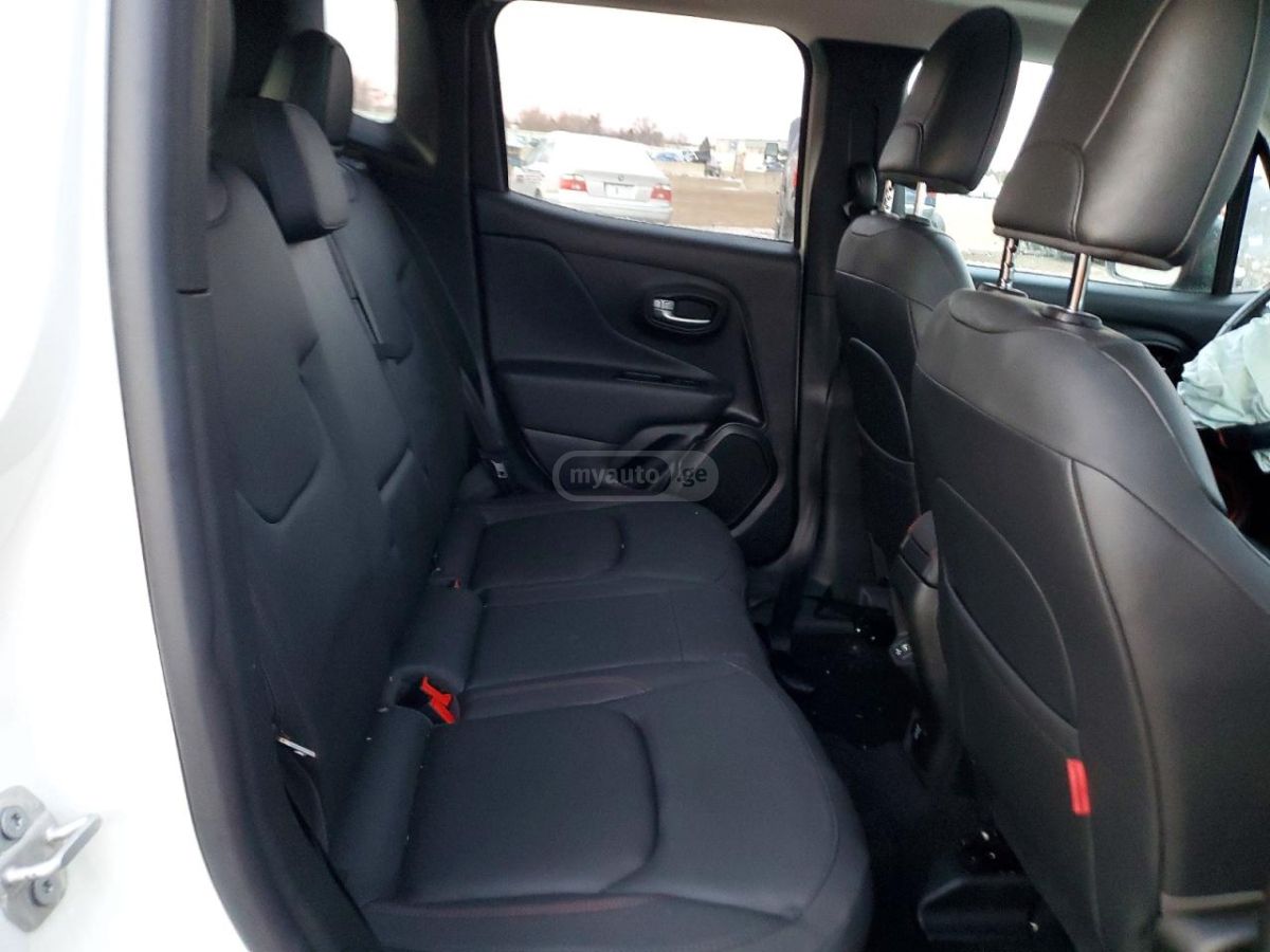 Jeep Renegade - фото 10