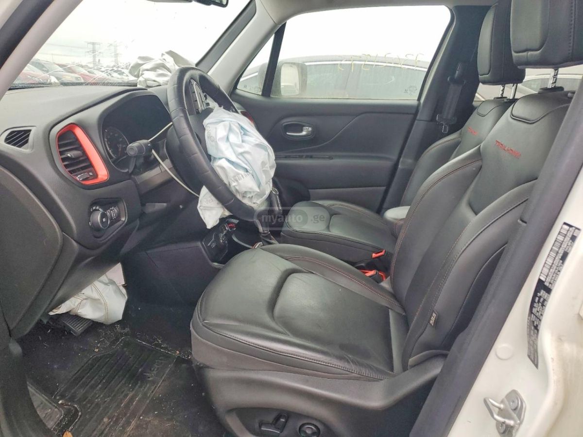 Jeep Renegade - фото 7