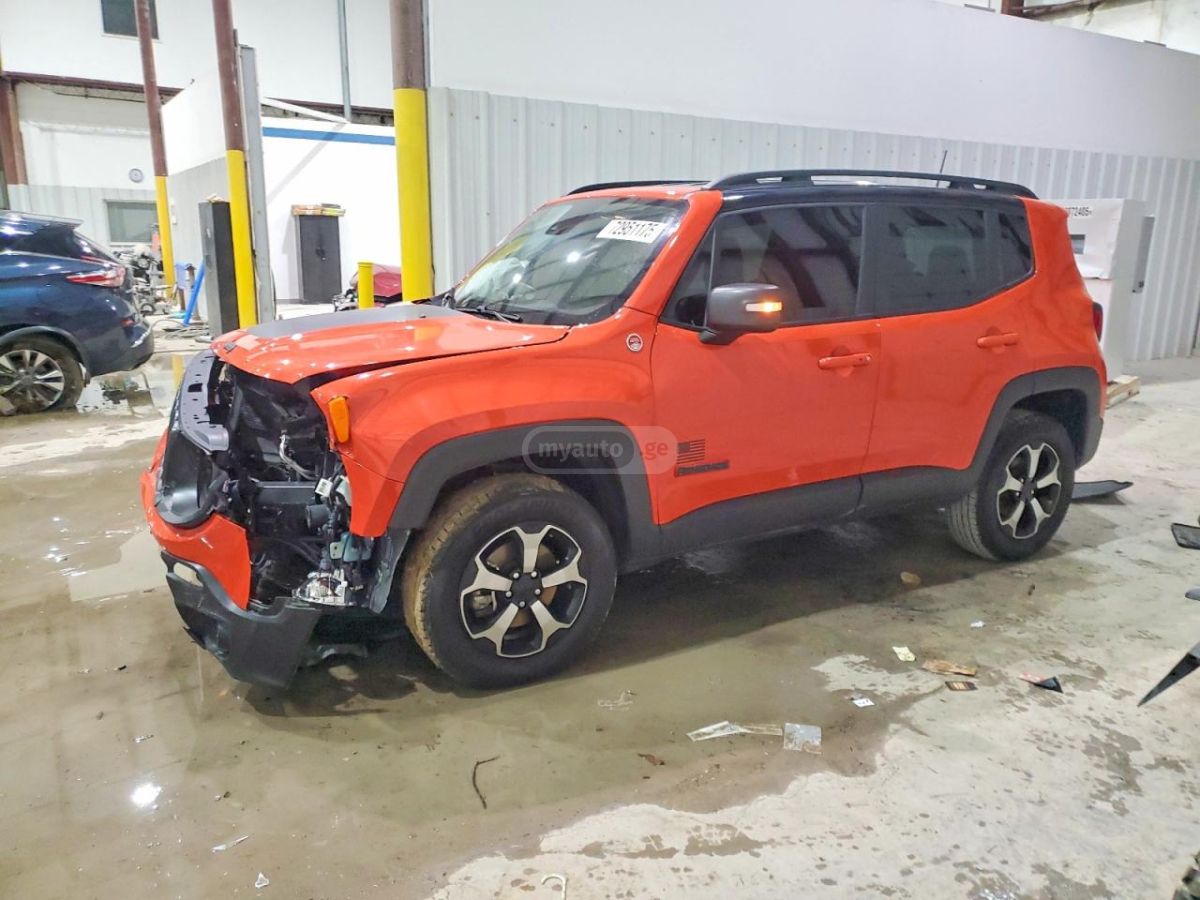 Jeep Renegade - фото 1
