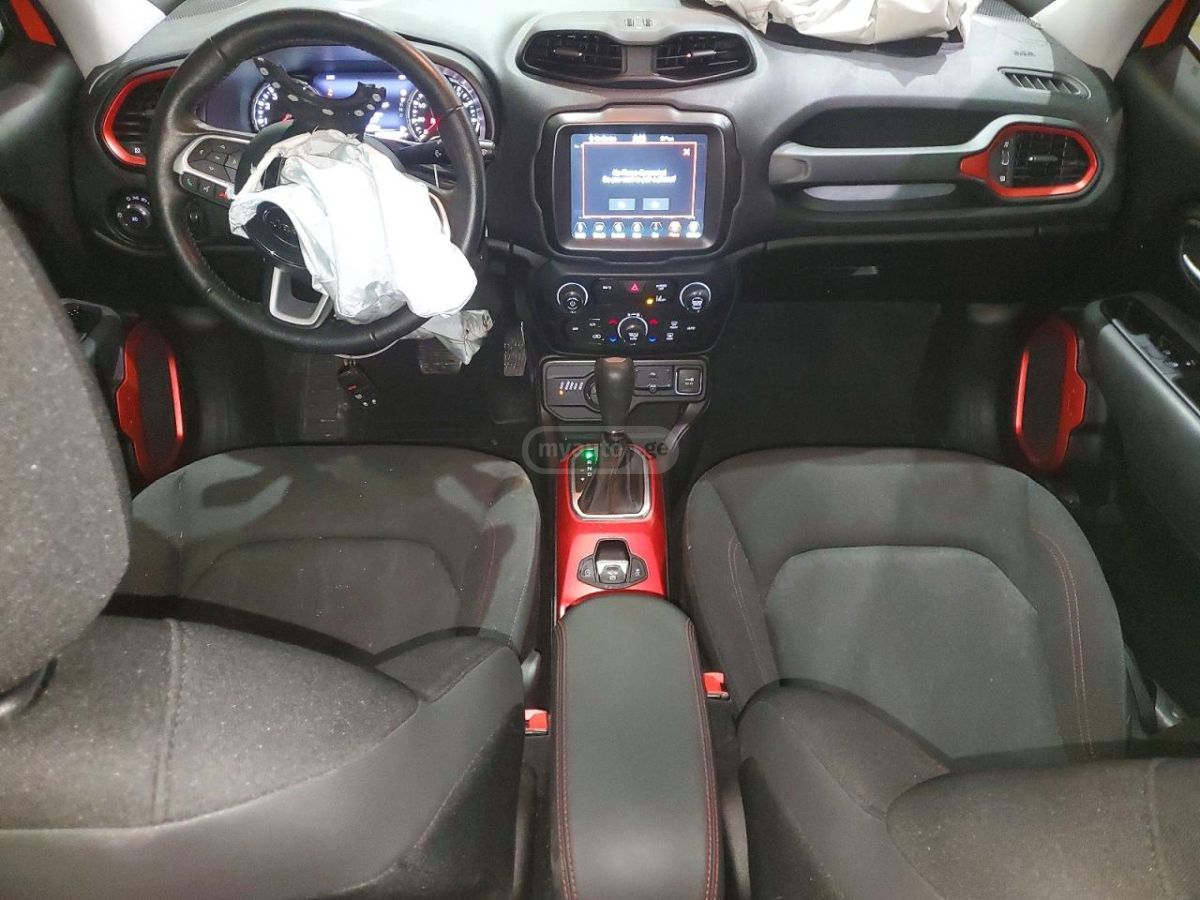 Jeep Renegade - фото 8