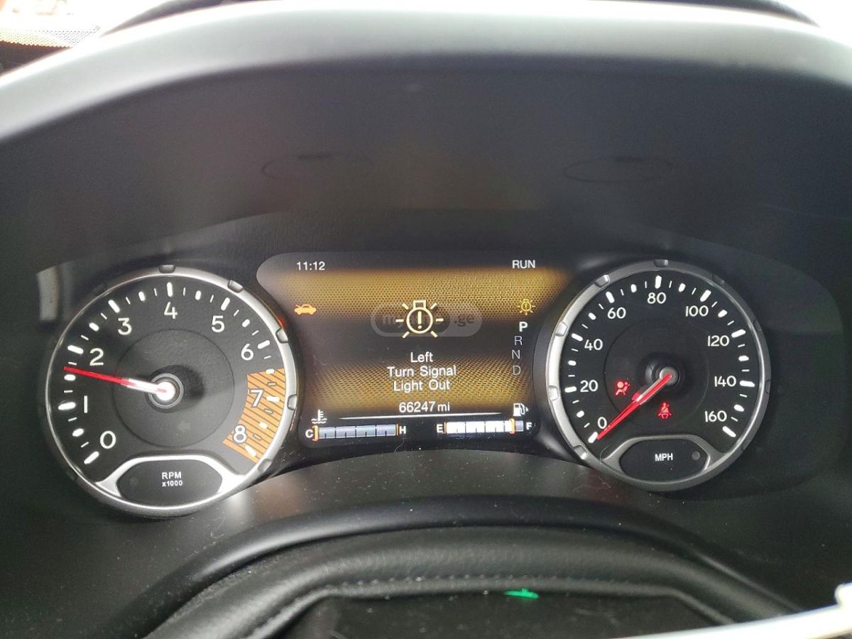 Jeep Renegade - фото 9