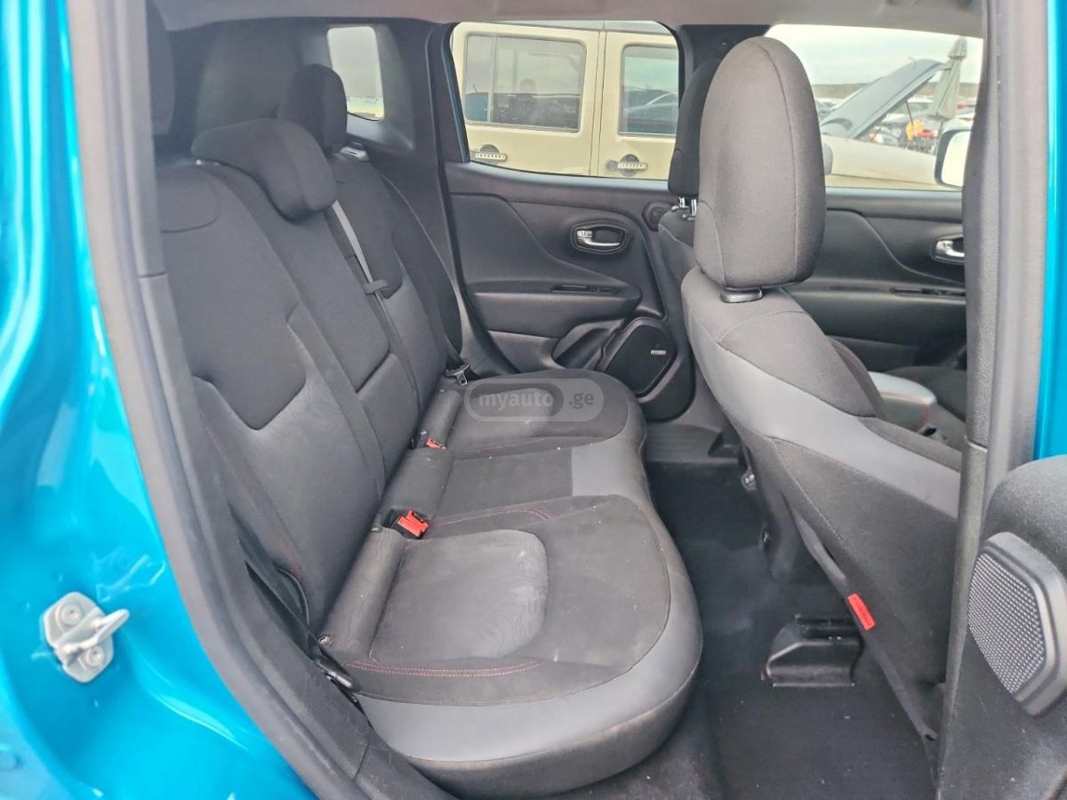 Jeep Renegade - фото 11