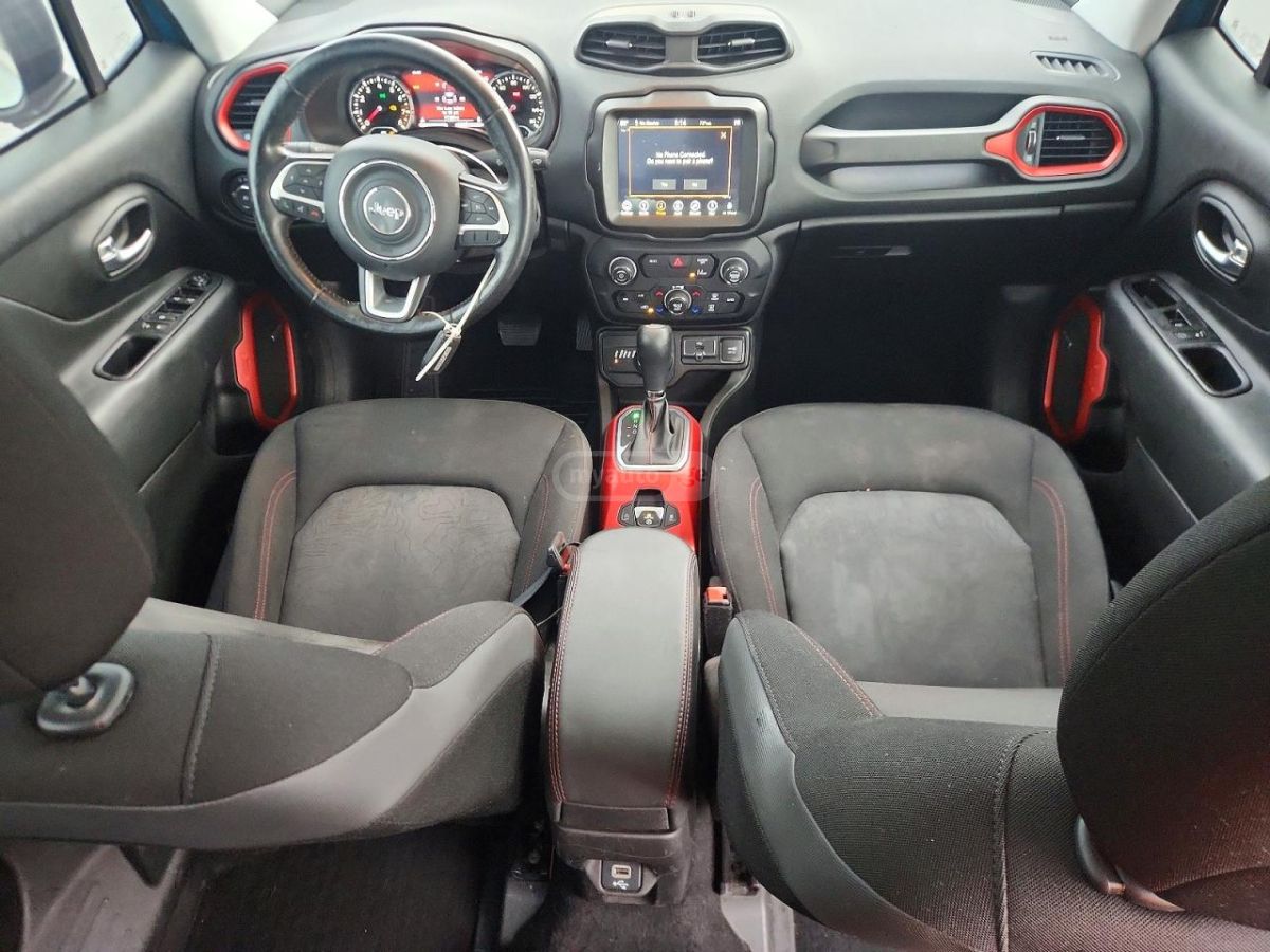 Jeep Renegade - фото 8