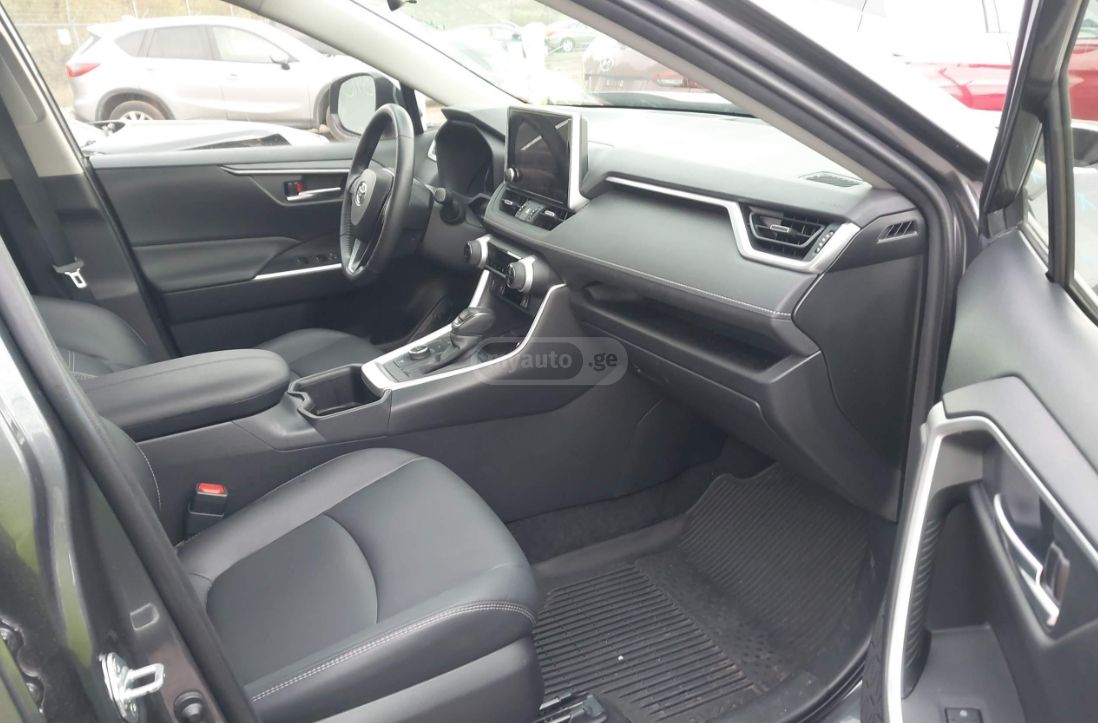 Toyota XLE Premium 4dr All-Wheel Driv — миниатюра 3