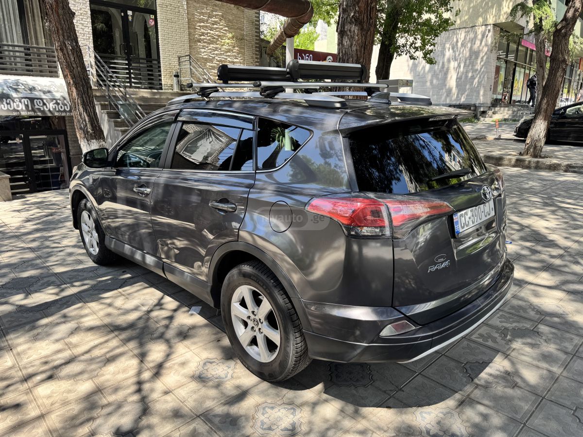 Toyota Rav 4 - фото 5