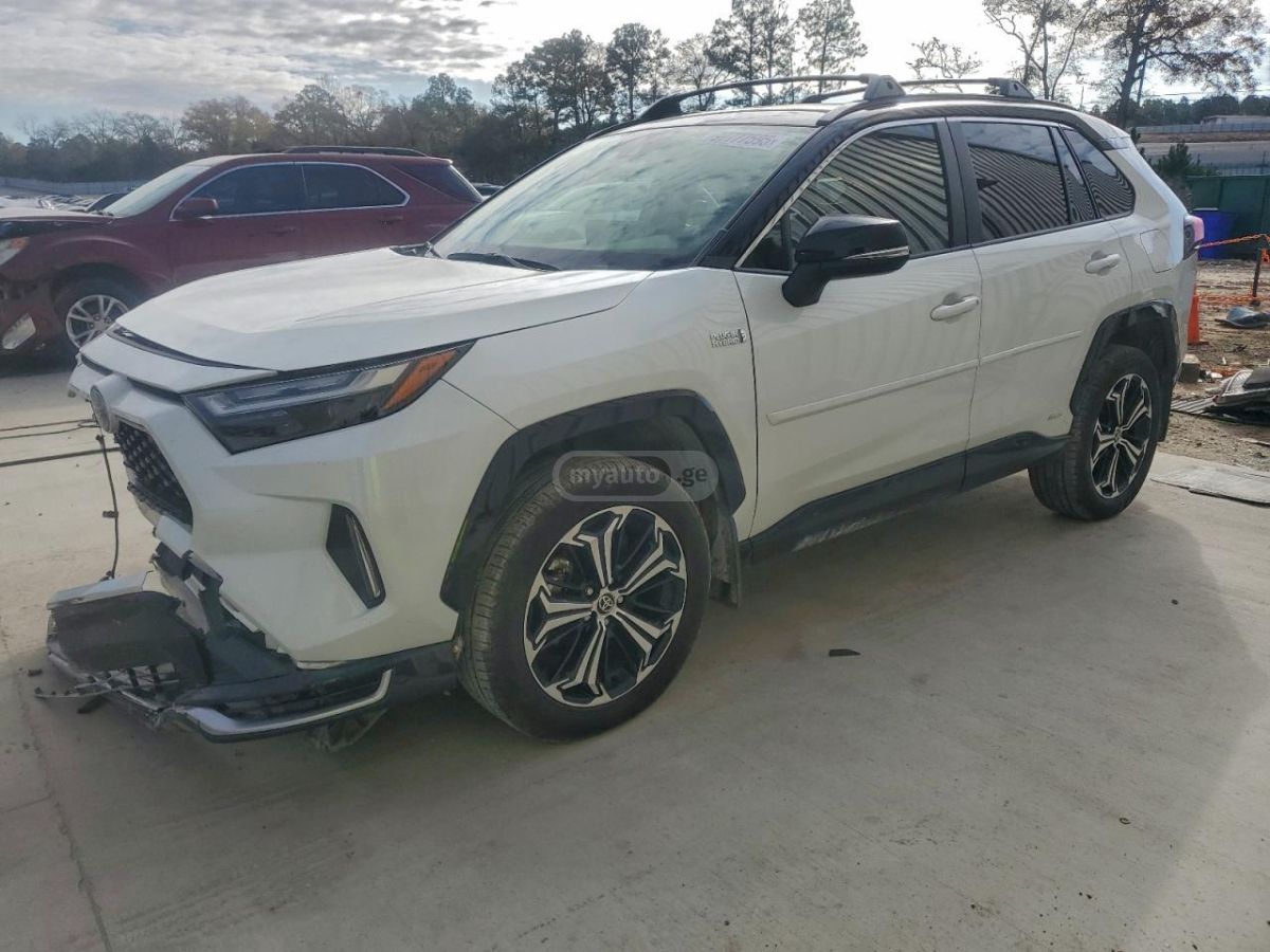 Toyota RAV 4 - фото 1