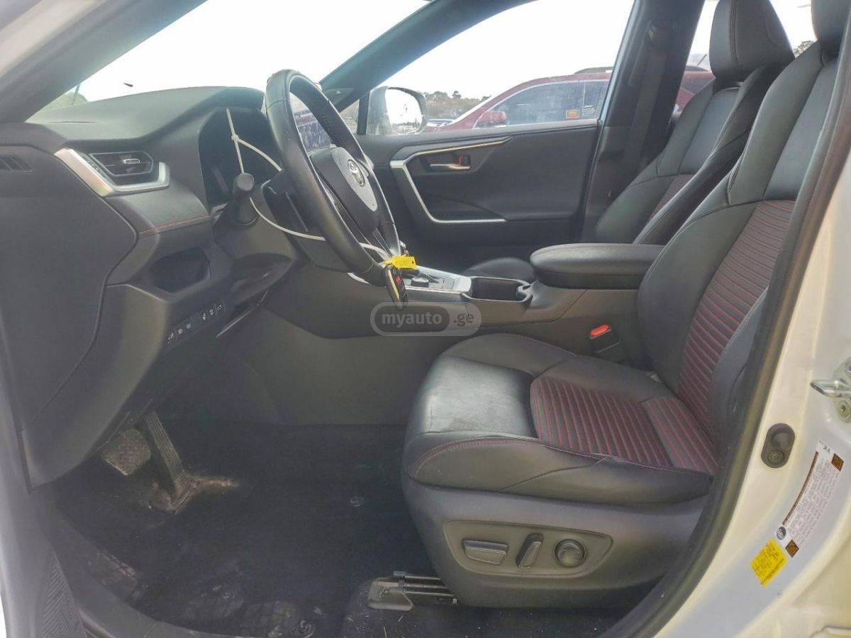 Toyota RAV 4 - фото 7