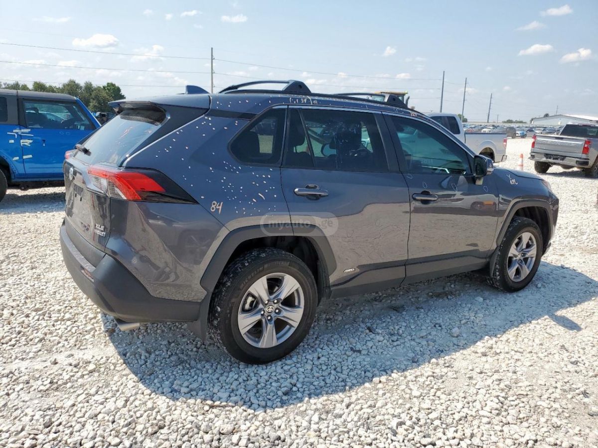 Toyota RAV 4 - фото 3