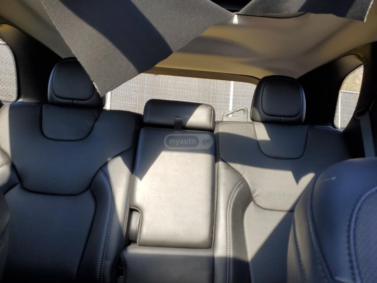 Jeep Cherokee - фото 10