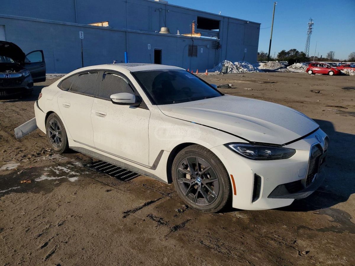 BMW i4 - фото 10