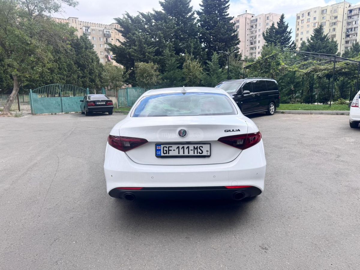 Alfa Romeo Giulia - фото 5