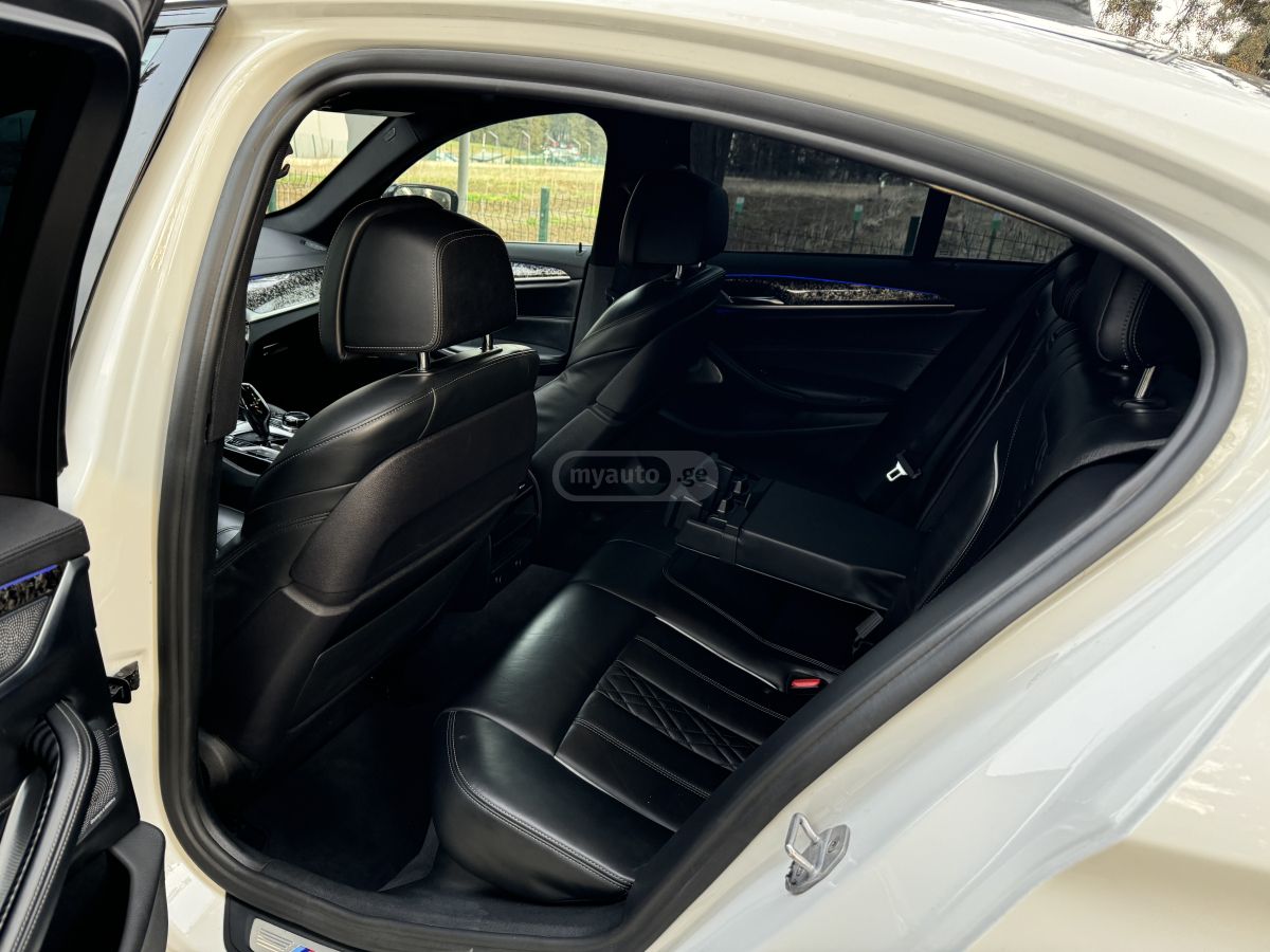 BMW M550 - фото 10