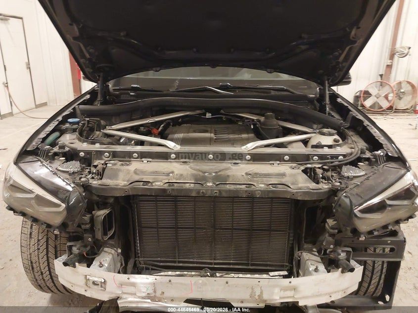 BMW X5 - фото 10