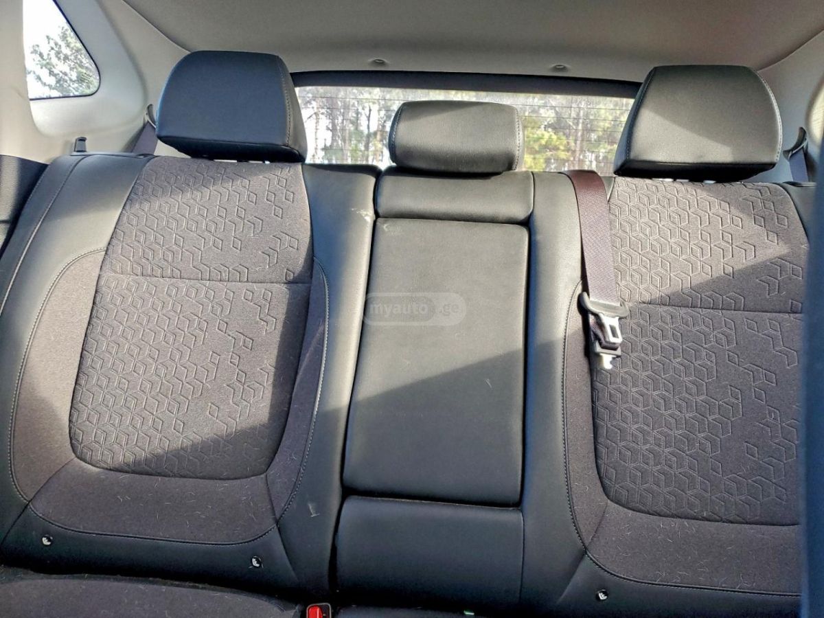 Kia Seltos - фото 9