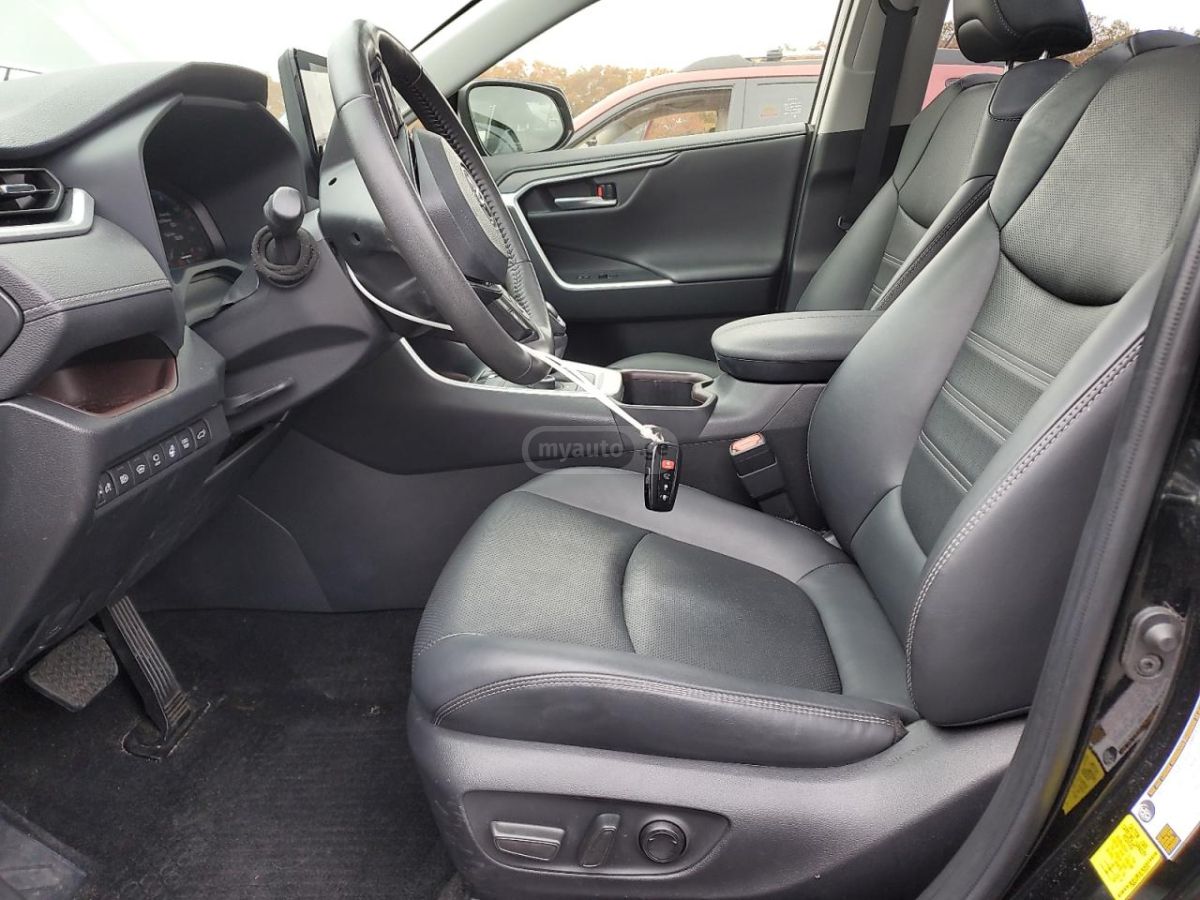 Toyota RAV 4 - фото 7