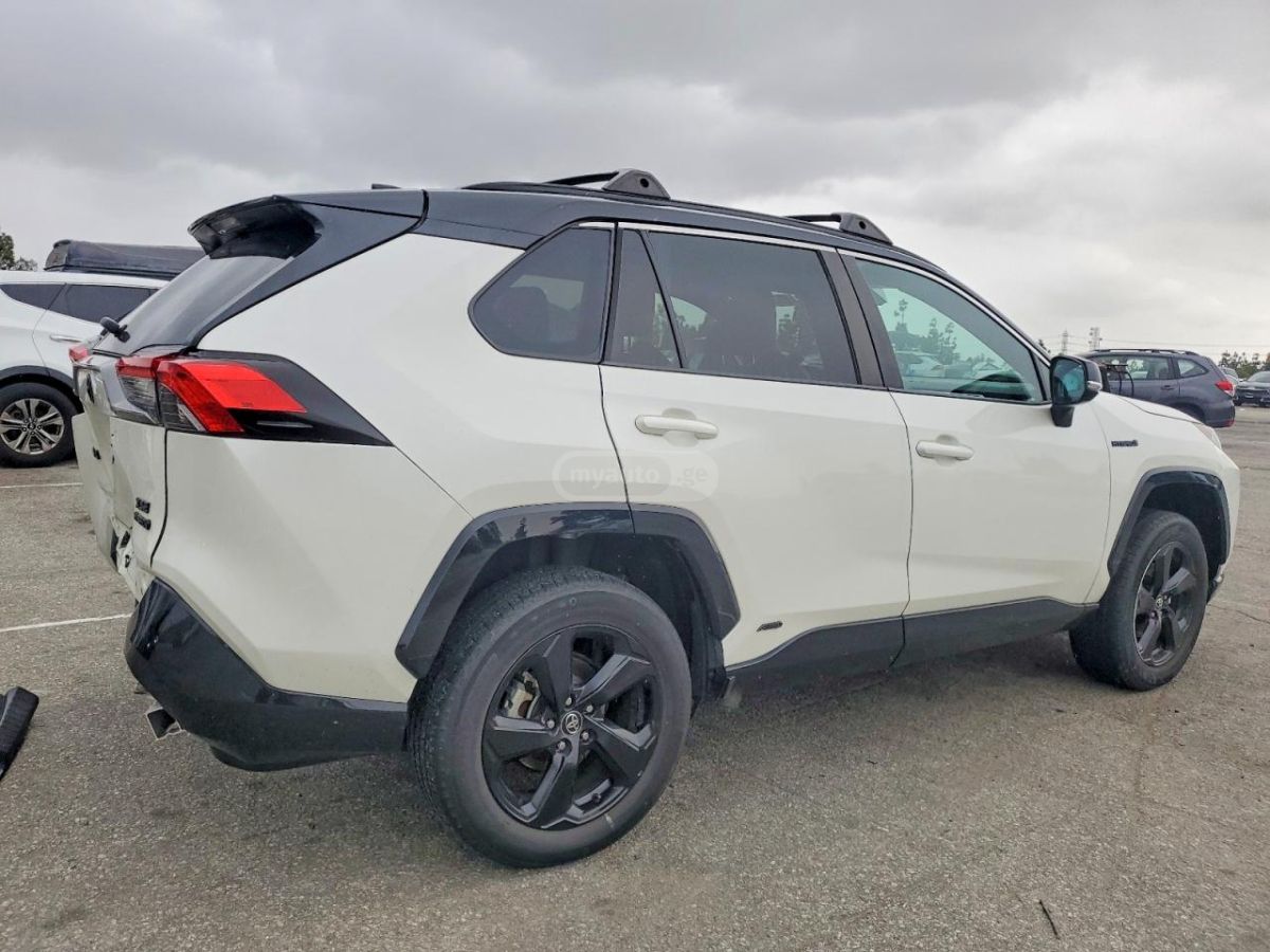 Toyota RAV 4 - фото 3