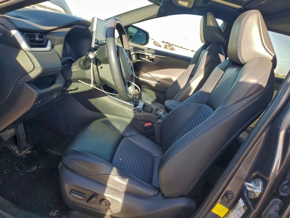 Toyota RAV 4 - фото 7