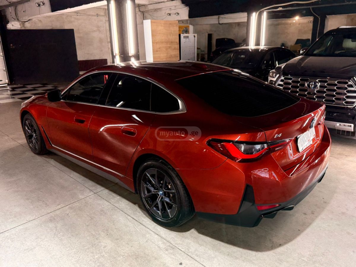 BMW eDrive35 4dr Rear-Wheel Drive — миниатюра 4