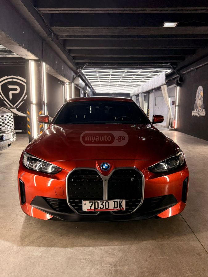 BMW eDrive35 4dr Rear-Wheel Drive — миниатюра 6