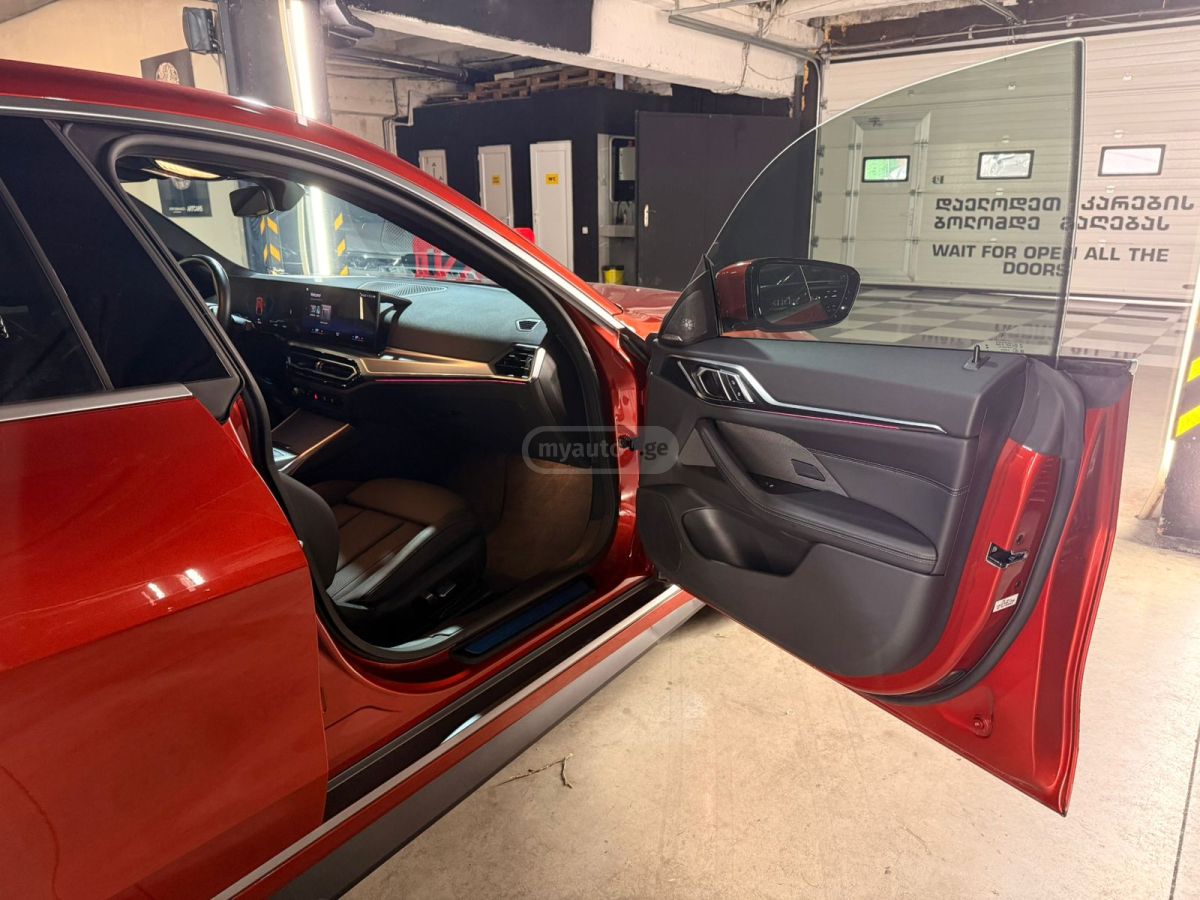 BMW eDrive35 4dr Rear-Wheel Drive — миниатюра 7