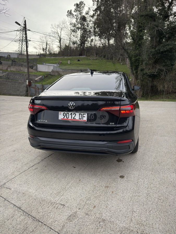 Volkswagen Jetta - фото 2