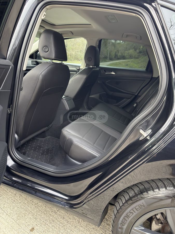 Volkswagen Jetta - фото 4