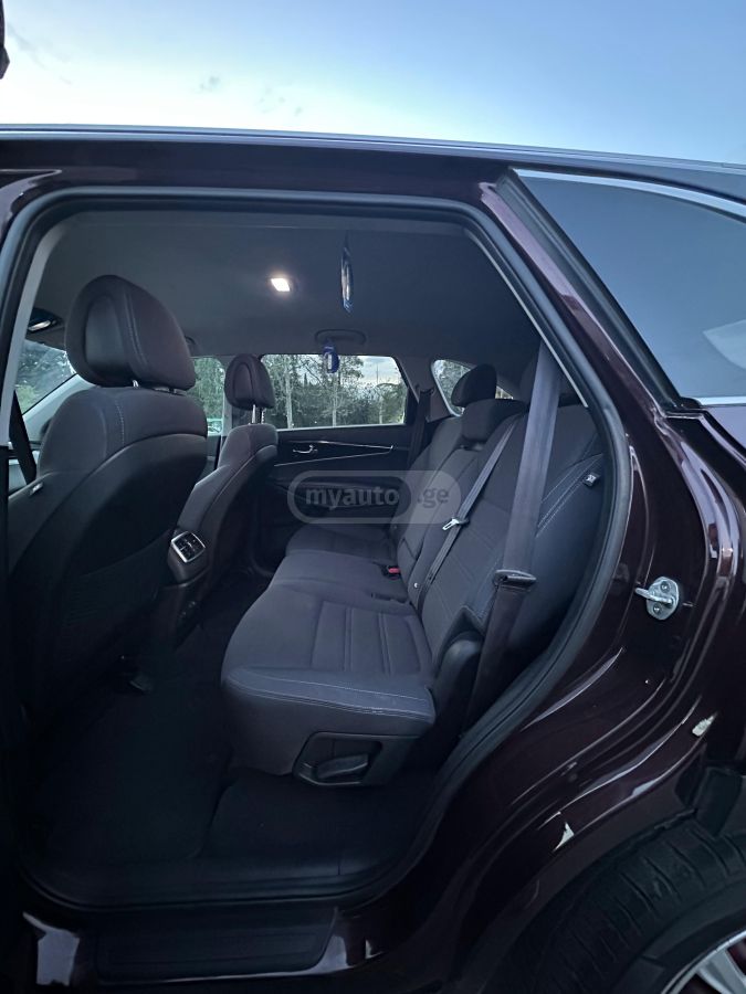 Kia Sorento - фото 10