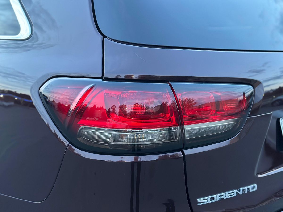 Kia Sorento - фото 14